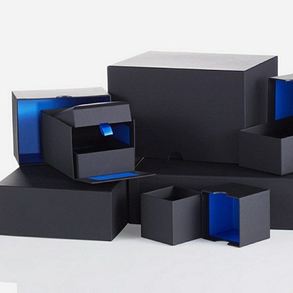 2 CT GREEN EMERALD EARRING WHITE GOLD GIFT BOX - Picture 4 of 5